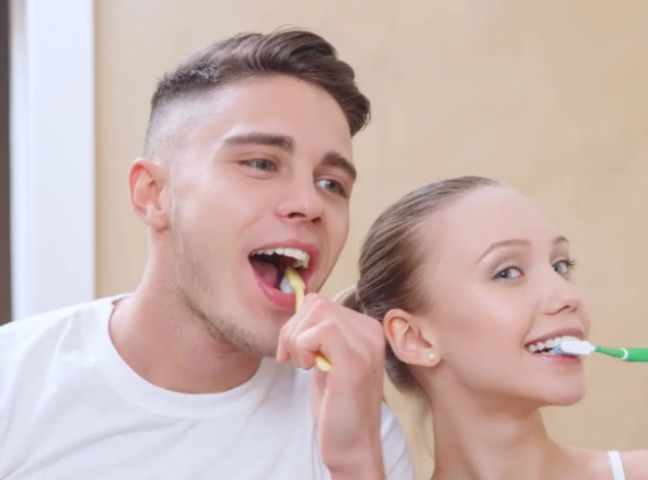 Jak unikać podrażnień podczas codziennej pielęgnacji nadwrażliwych zębów?