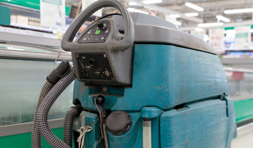 Czy leasing maszyn czyszczących naprawdę opłaca się bardziej niż zakup urządzeń na własność?