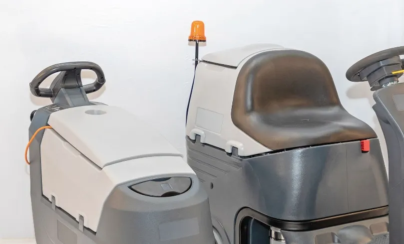 Jak porównać całkowity koszt zakupu i leasingu maszyn czyszczących bez pomijania ważnych szczegółów?